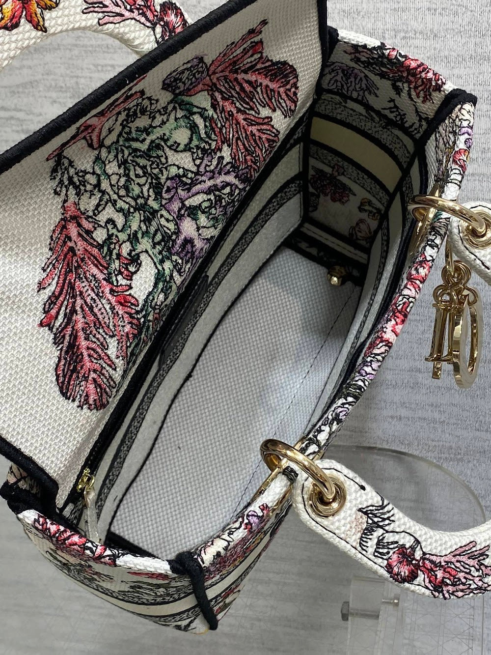new-designer-premium-bags-nm16306