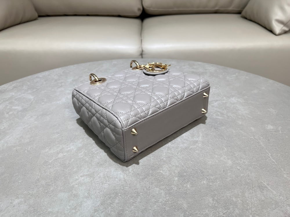 new-designer-premium-bags-nm16214
