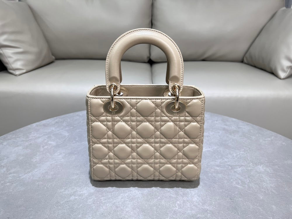 new-designer-premium-bags-nm16213