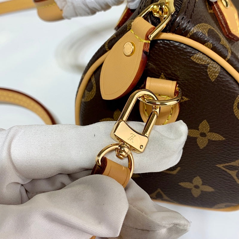 Anum Bags ln Luxury Bag --60640