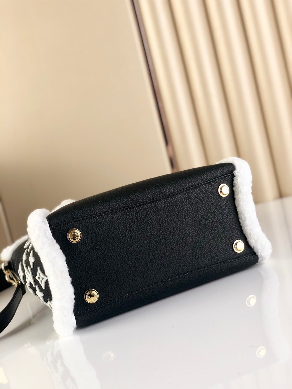 Anum Bags ln Luxury Bag --60598
