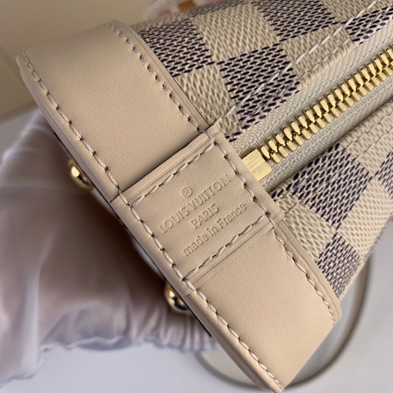Anum Bags ln Luxury Bag --60876
