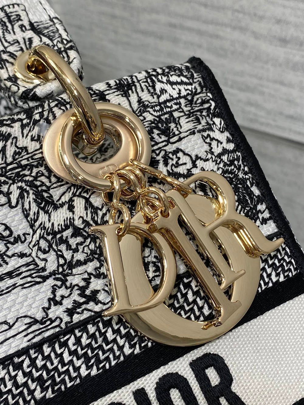new-designer-premium-bags-nm16305