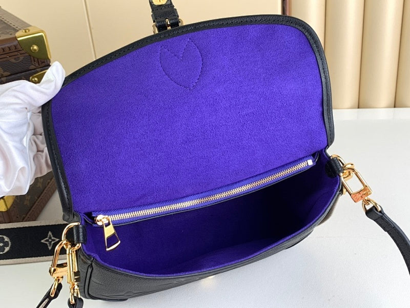 Anum Bags ln Luxury Bag --56605