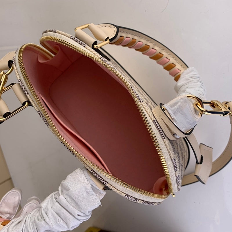 Anum Bags ln Luxury Bag --60876