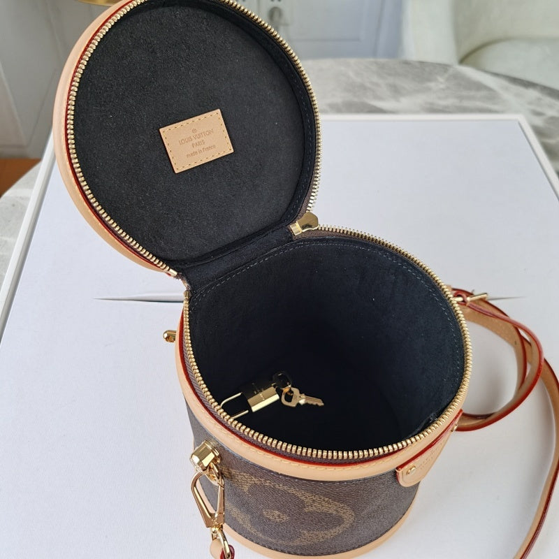 Anum Bags ln Luxury Bag --60622