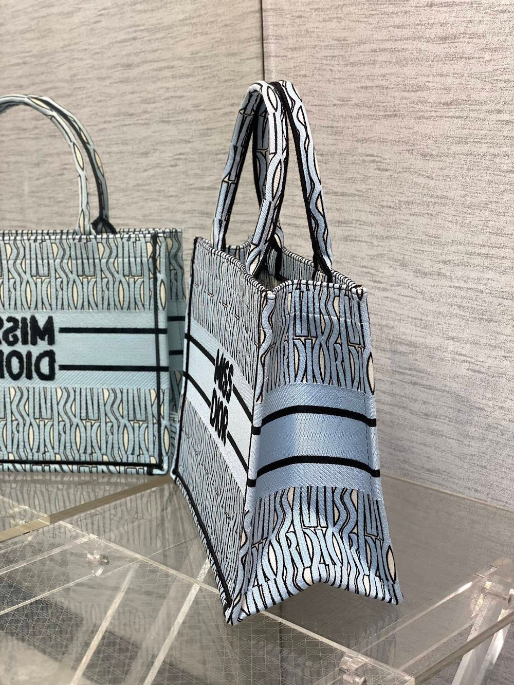 new-luxury-designer-bags-nm16084