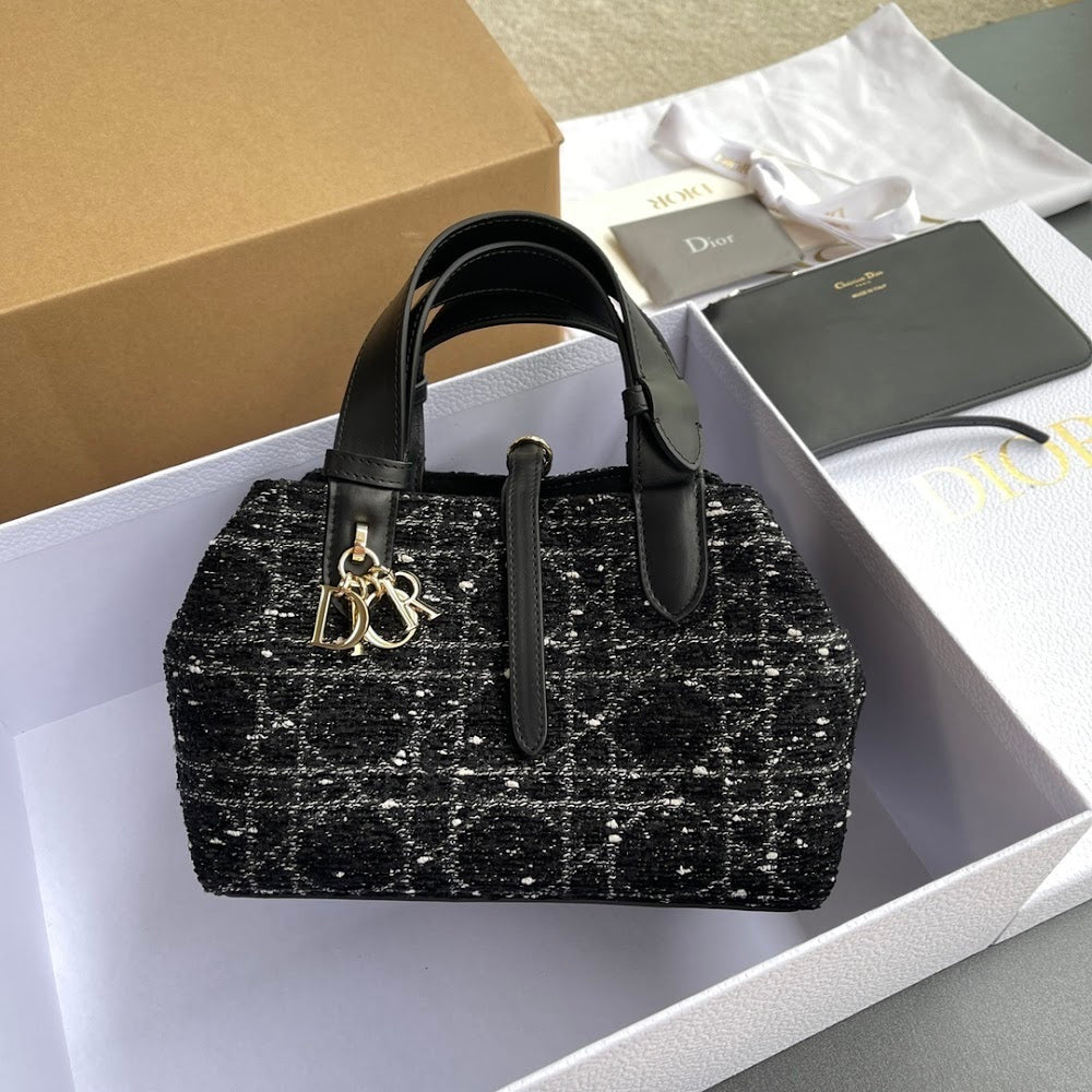 new-designer-premium-bags-nm15930