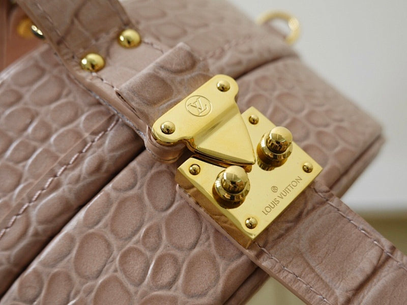 Anum Bags ln Luxury Bag --60211