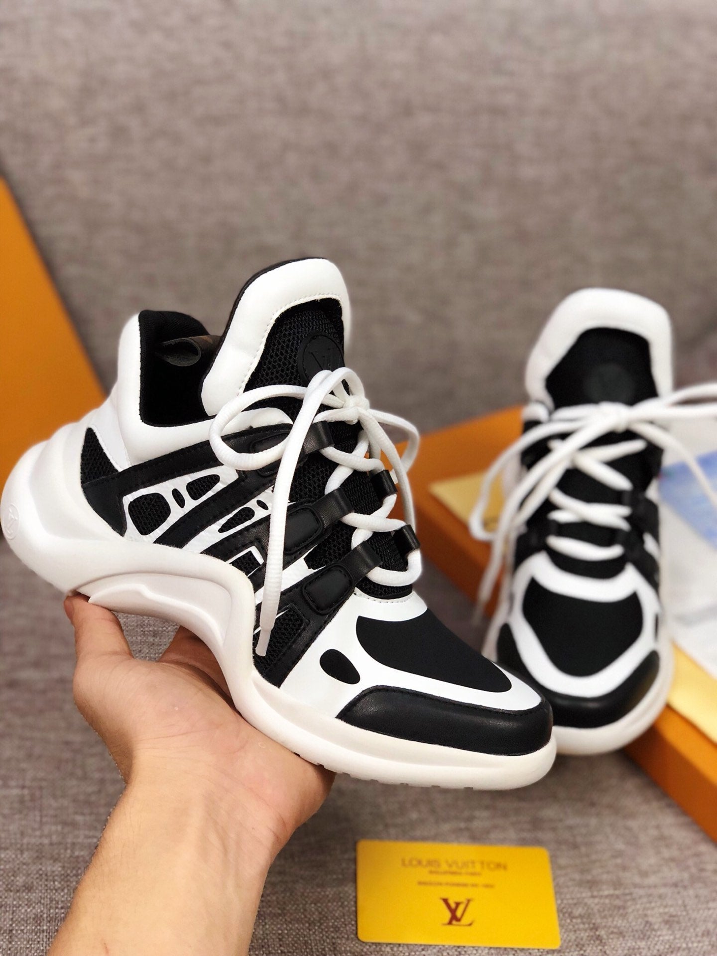 Anum Bags LUV Archlight Black White Sneaker