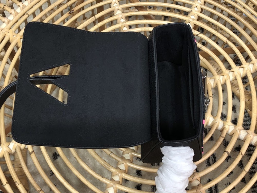 Anum Bags ln Luxury Bag --60343