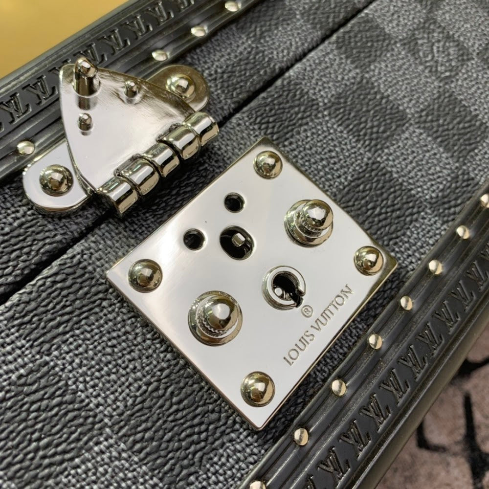 Anum Bags ln Luxury Bag --56846