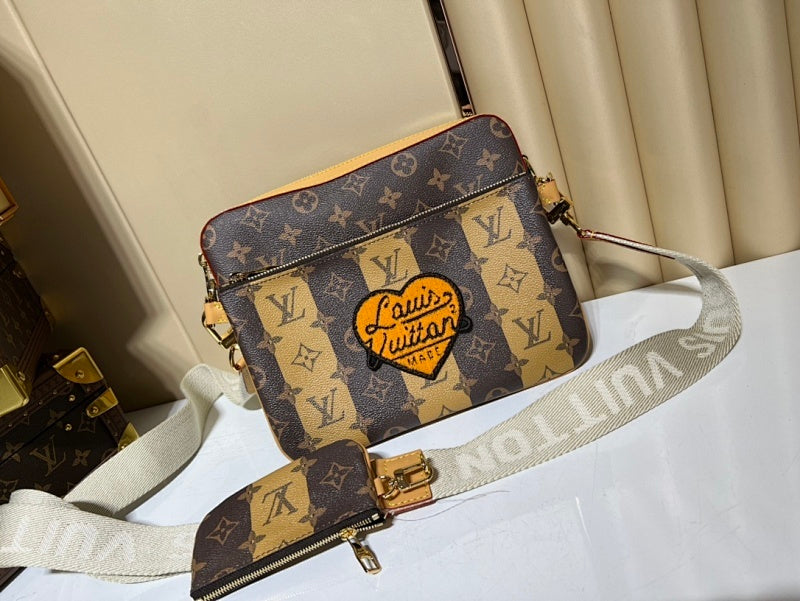 Anum Bags ln Luxury Bag --60737