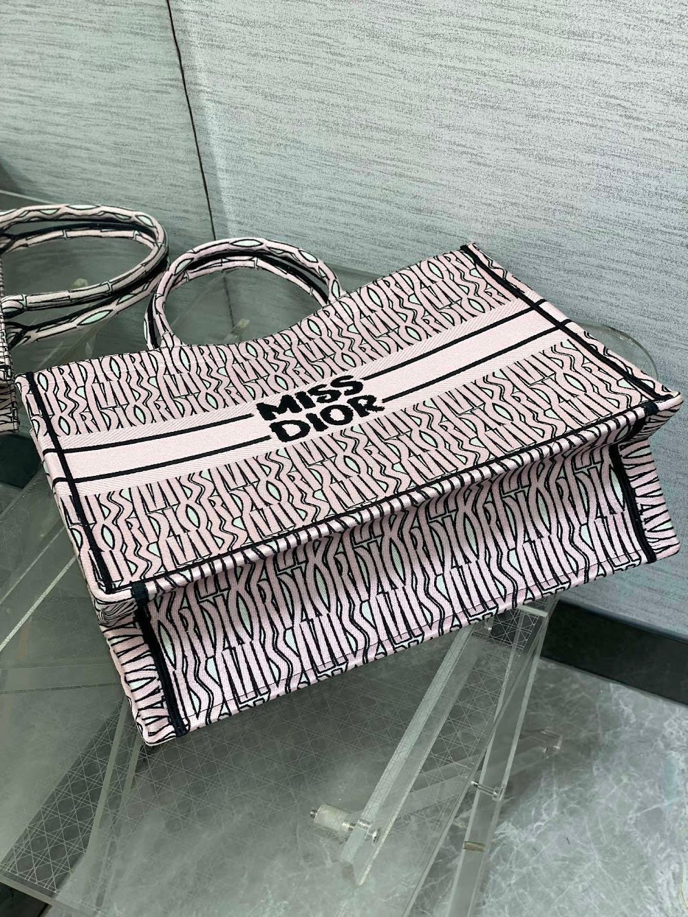 new-luxury-designer-bags-nm16083