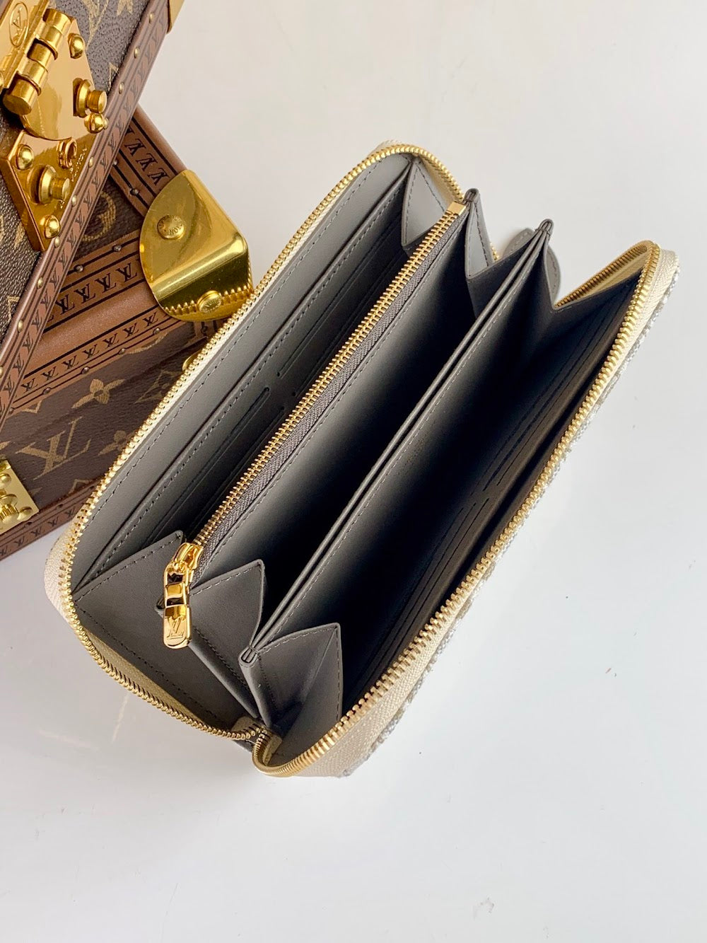Anum Bags ln Luxury Bag --60635