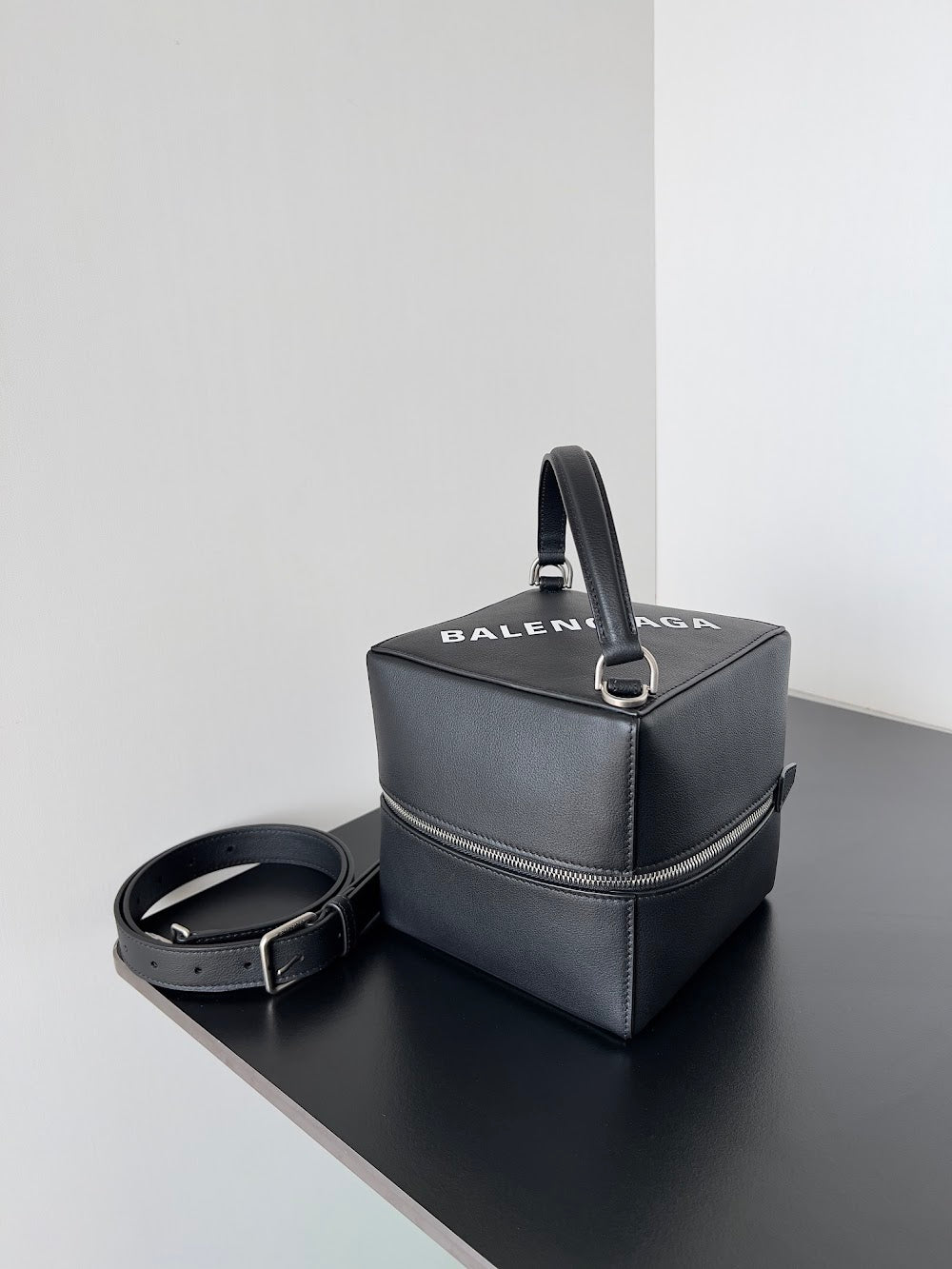 Ezyycart Bags Balenciaga Luxury Bag --111299