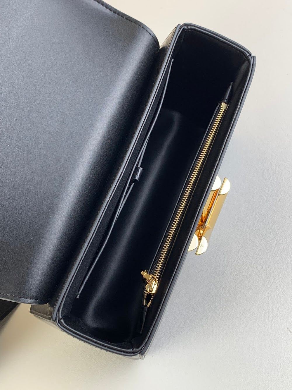 Anum Bags ln Luxury Bag --61158