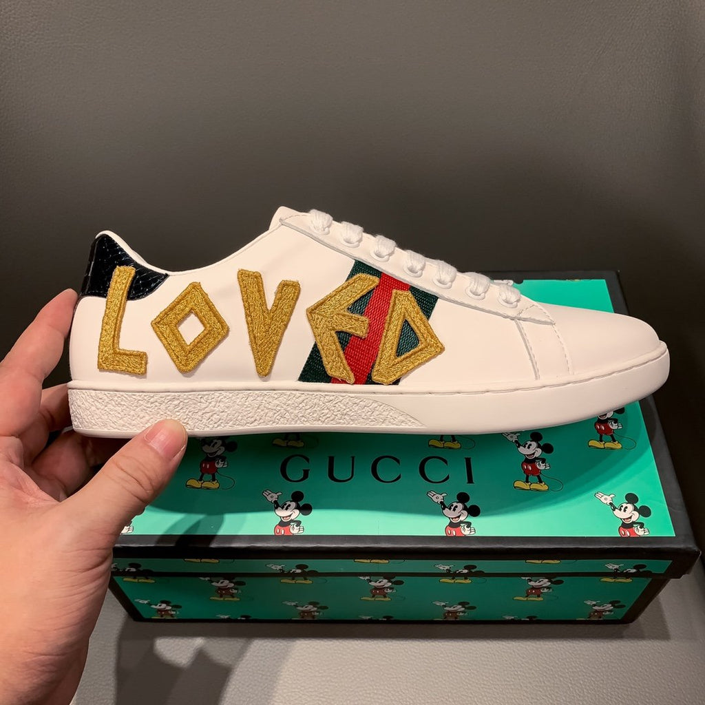 Ezyycart Bags MO-GCI Ace Embroidered Love SNEAKER 122