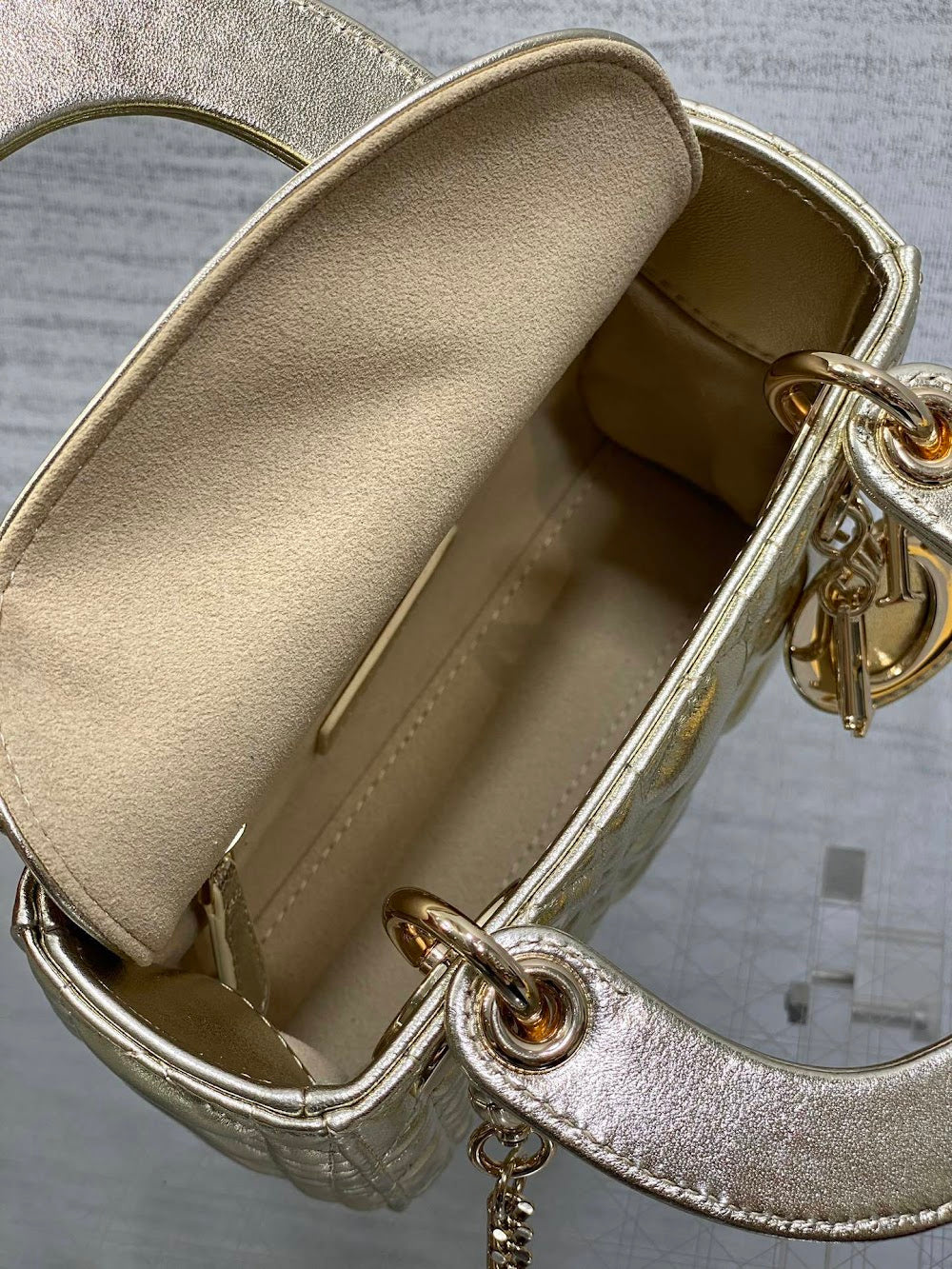 new-luxury-designer-bags-nm16467