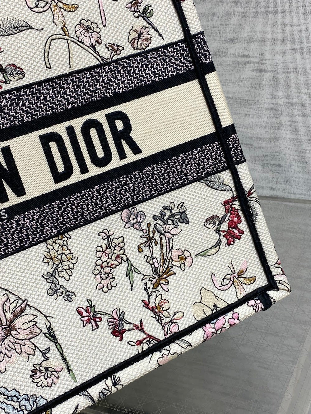 new-designer-premium-bags-nm16737