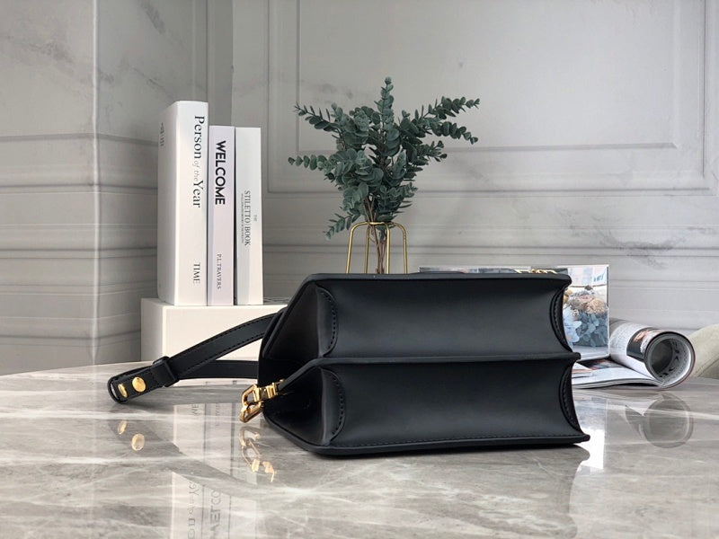 Anum Bags ln Luxury Bag --60701