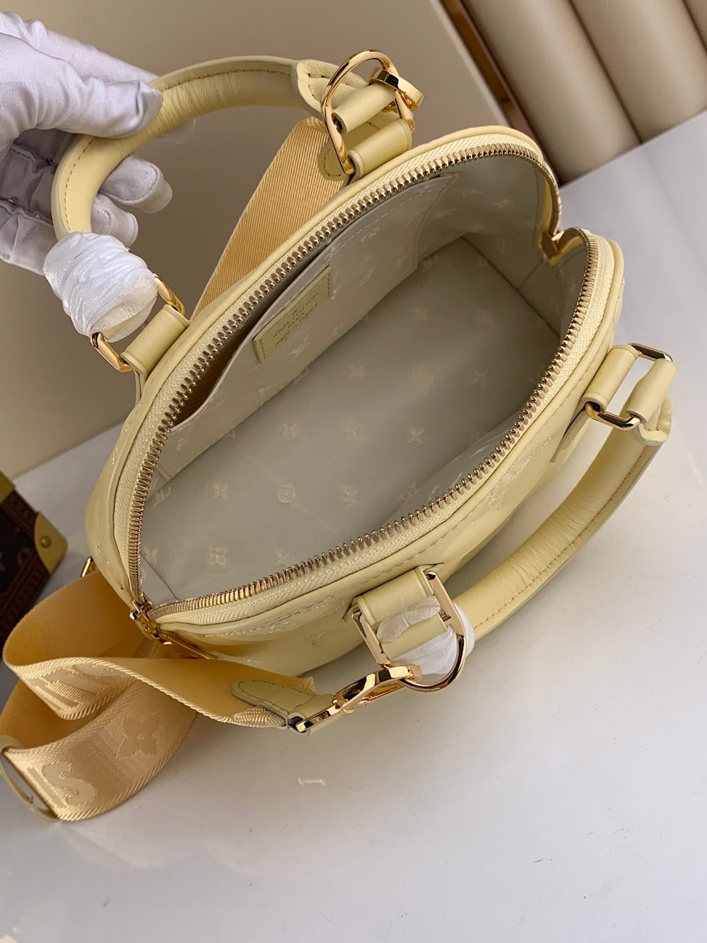Anum Bags ln Luxury Bag --60989