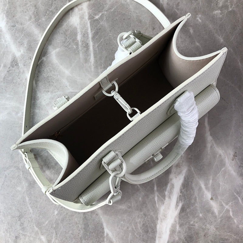Anum Bags ln Luxury Bag --56980