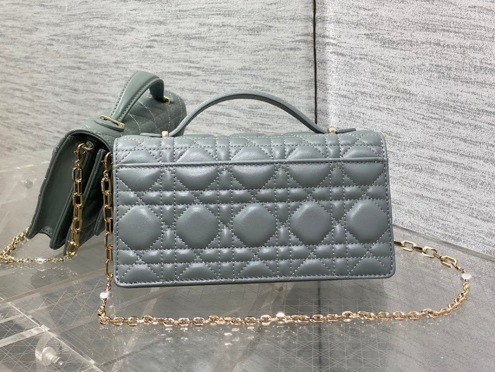 new-luxury-designer-bags-nm16478