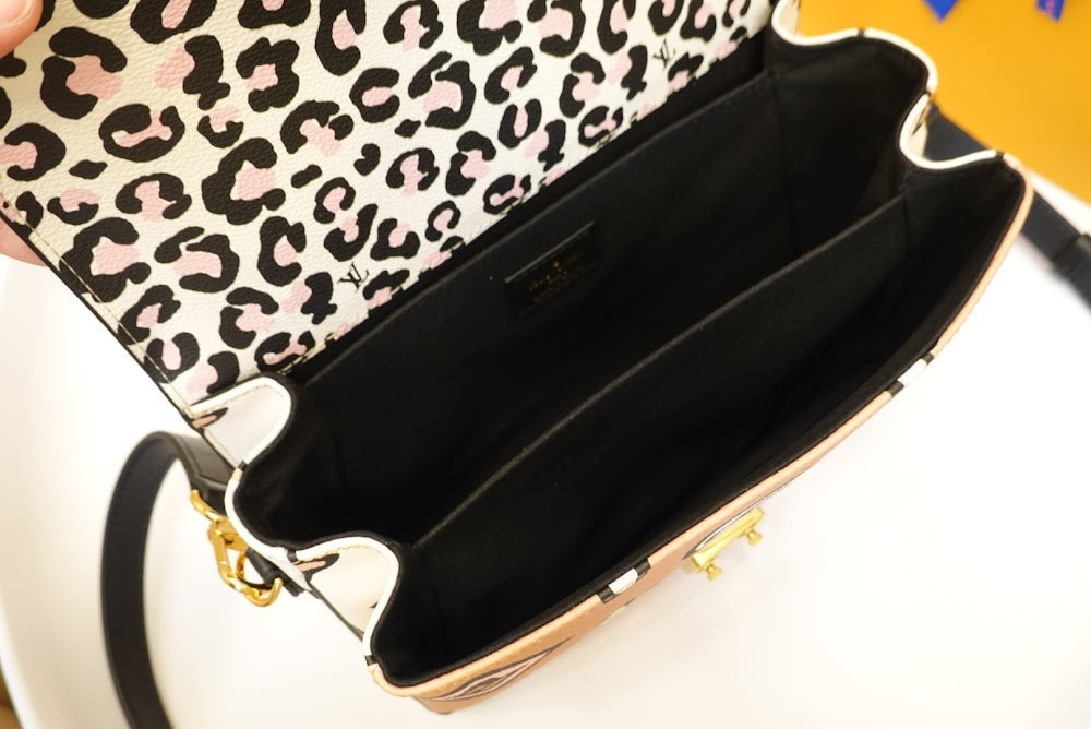 Anum Bags ln Luxury Bag --60068