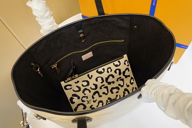 Anum Bags ln Luxury Bag --60130