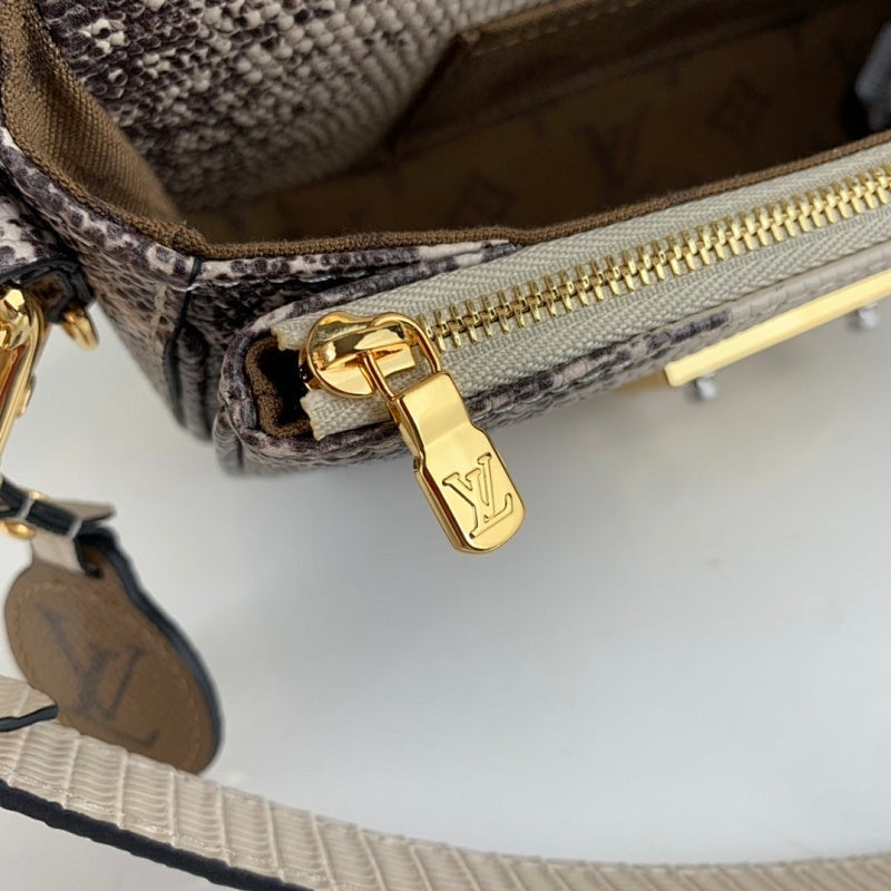 Anum Bags ln Luxury Bag --60816