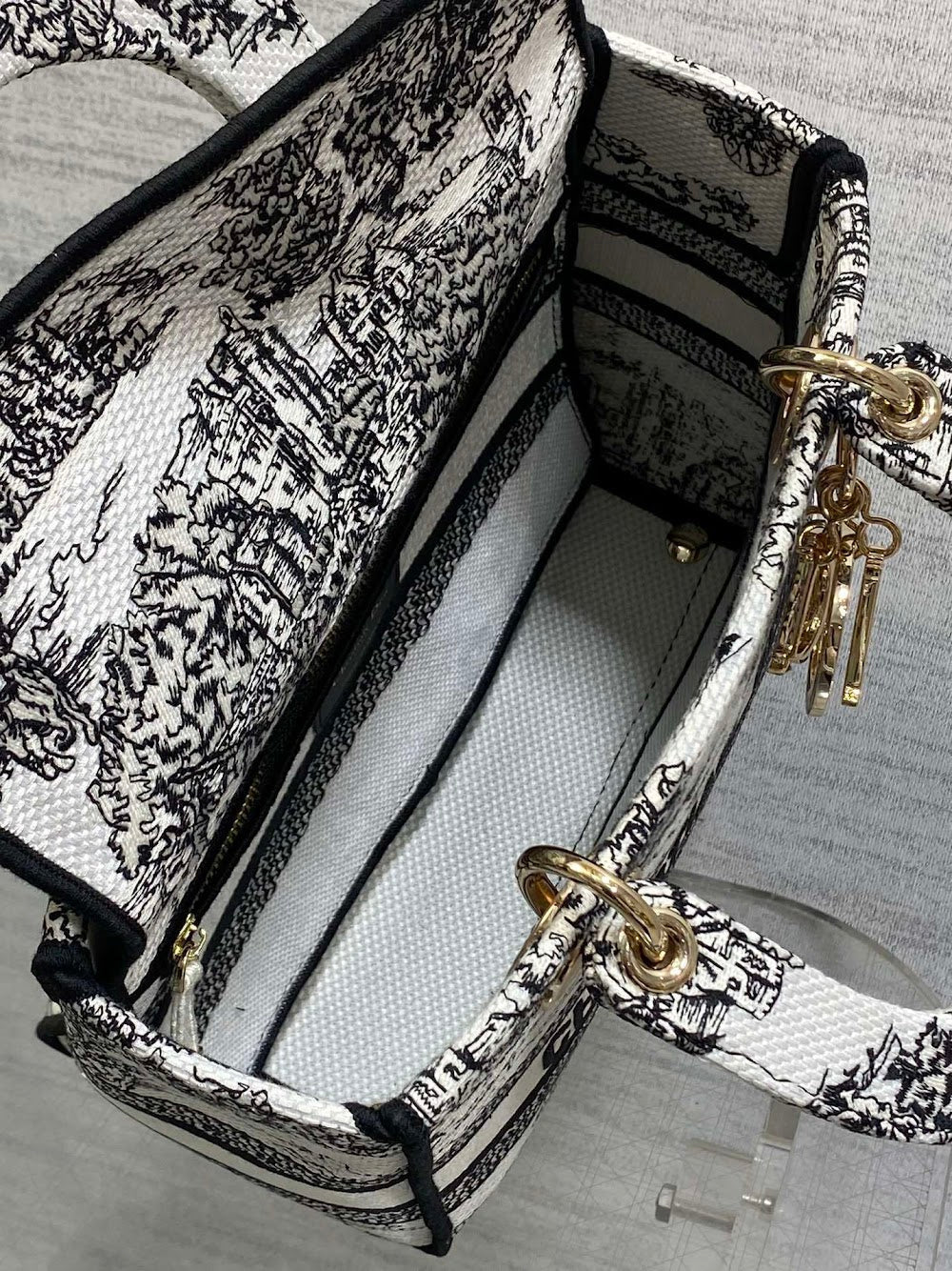 new-designer-premium-bags-nm16305