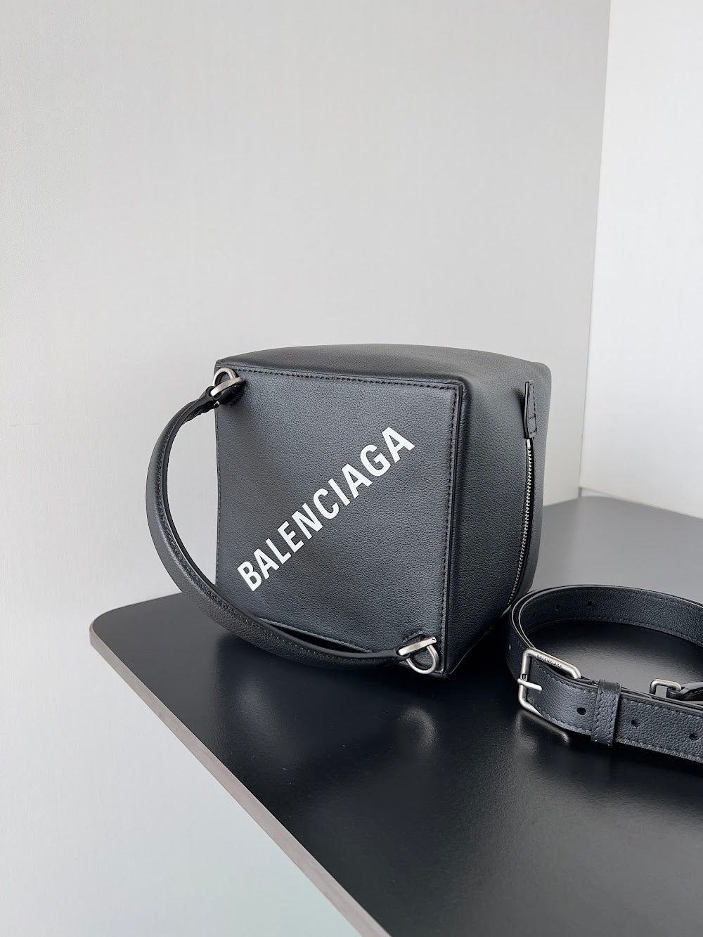 Ezyycart Bags Balenciaga Luxury Bag --111299