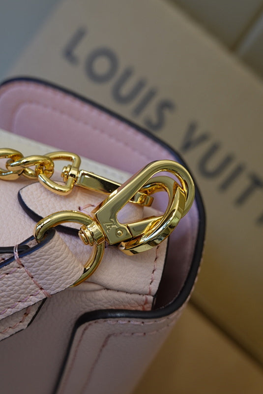 Anum Bags ln Luxury Bag --60842