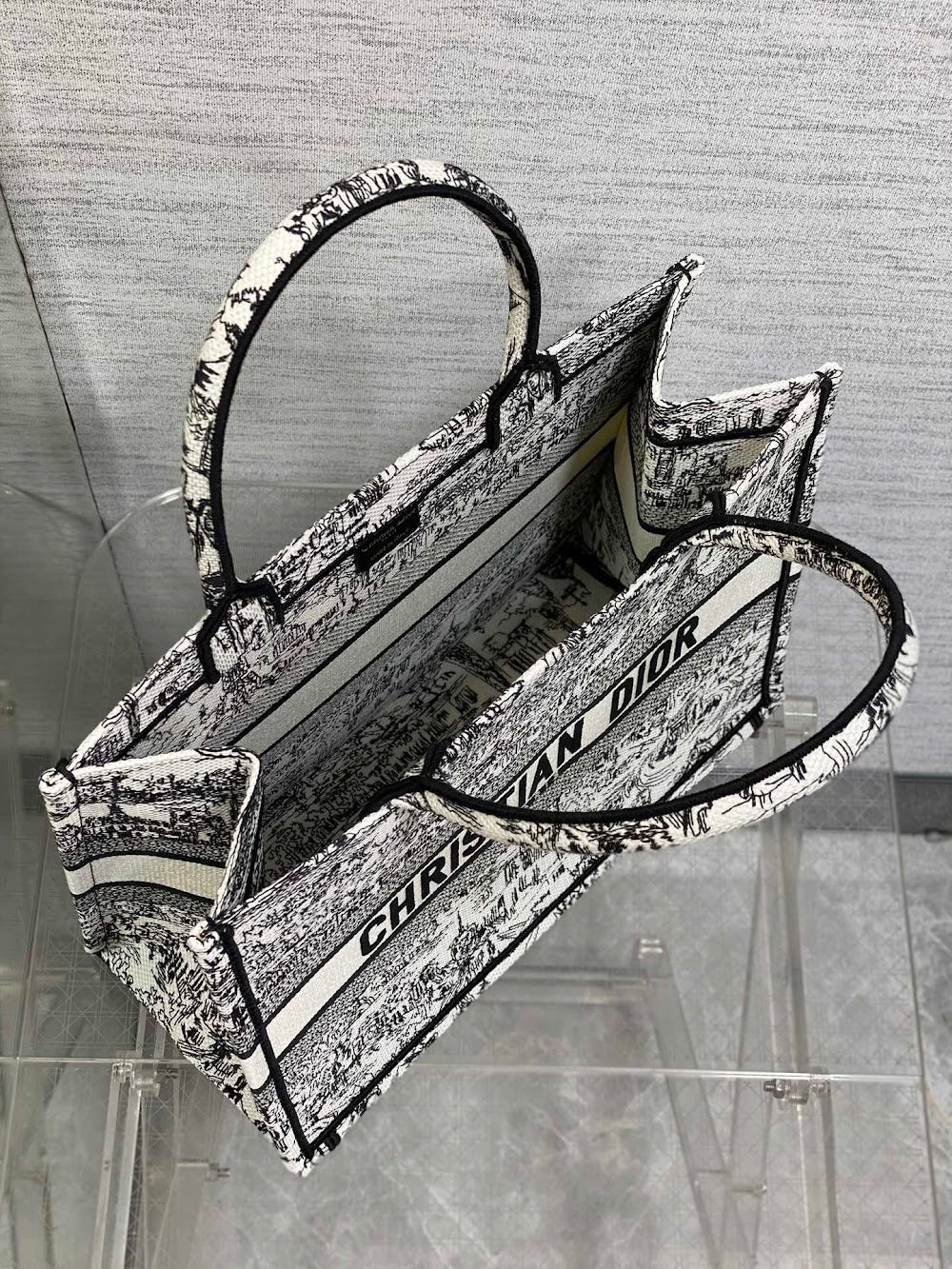new-luxury-designer-bags-nm16036