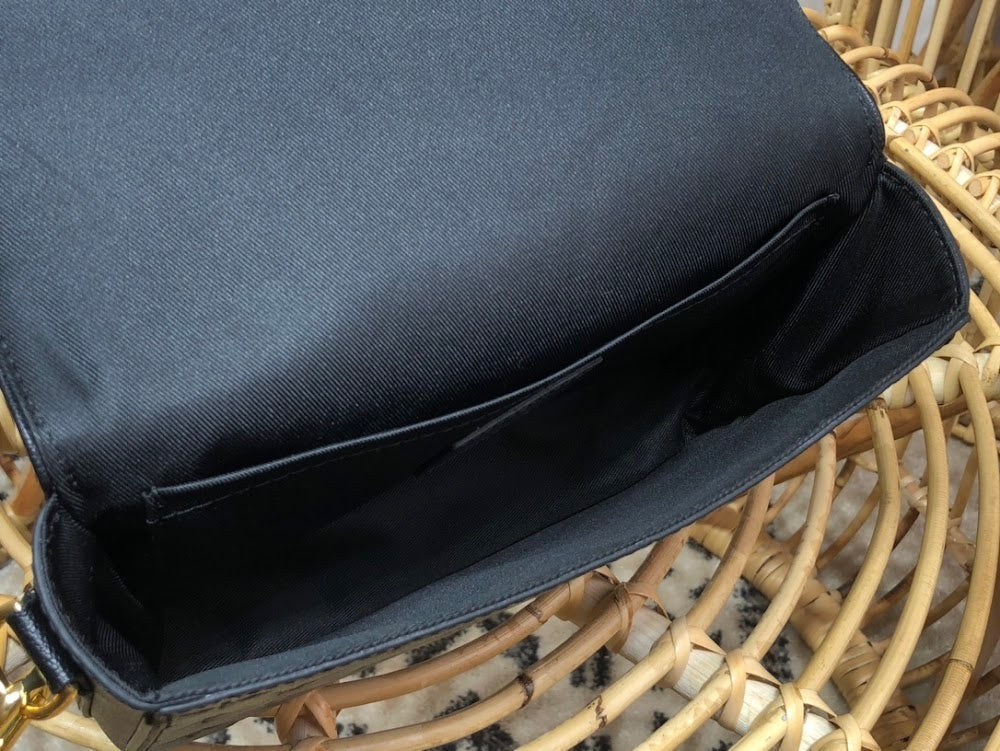 Anum Bags ln Luxury Bag --60102