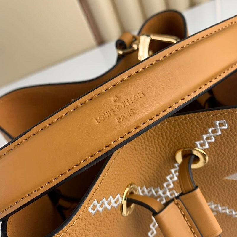 Anum Bags ln Luxury Bag --56843