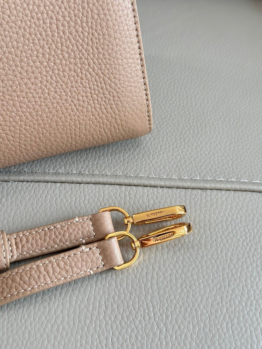 Ezyycart Bags Burberryn Luxury Bag --91811