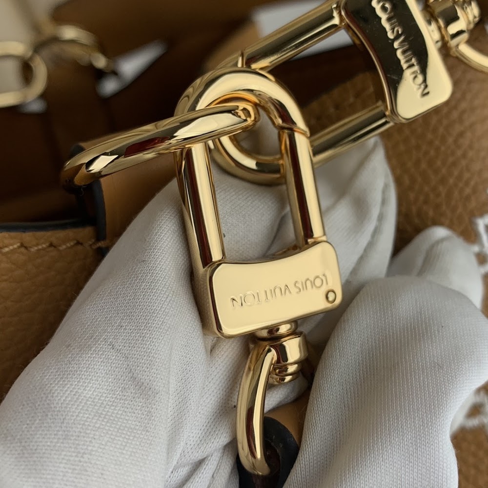 Anum Bags ln Luxury Bag --56843