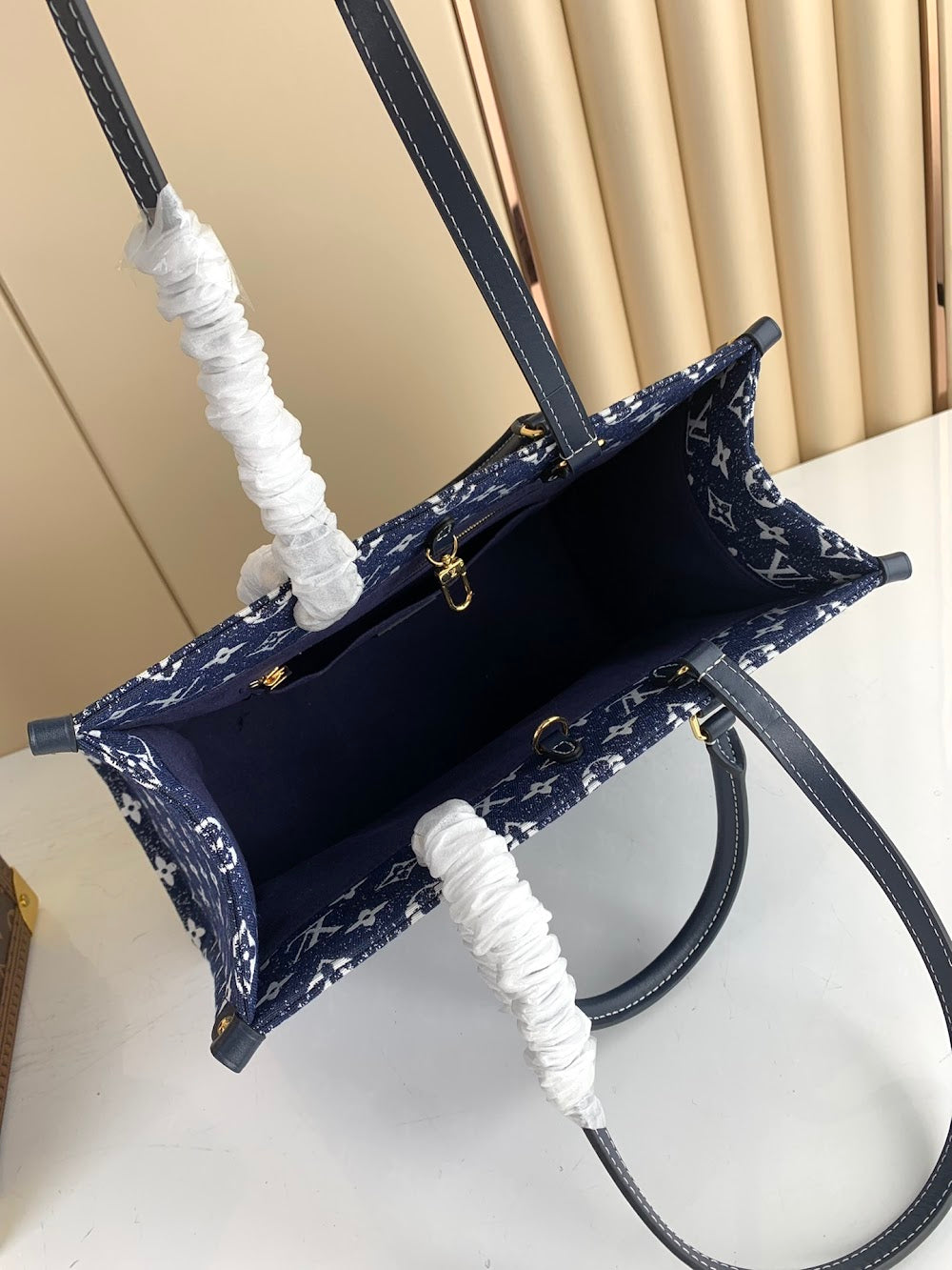 Anum Bags ln Luxury Bag --60712
