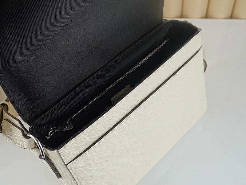 Anum Bags ln Luxury Bag --60412