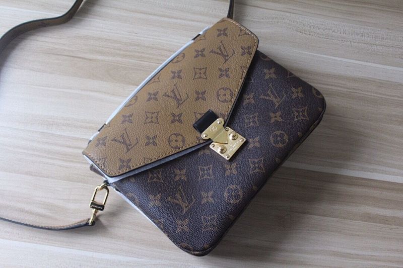 Anum Bags ln Luxury Bag --58991
