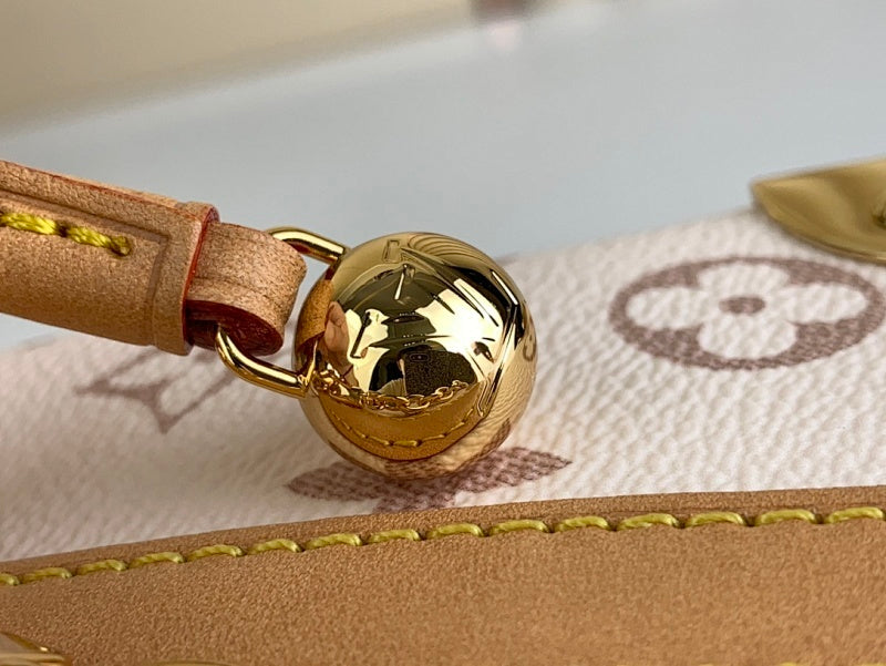 Anum Bags ln Luxury Bag --57782