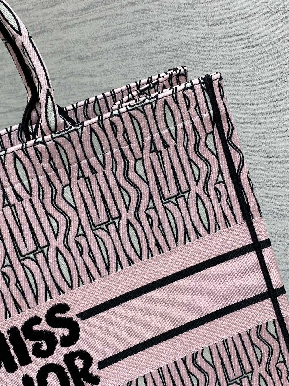 new-luxury-designer-bags-nm16083