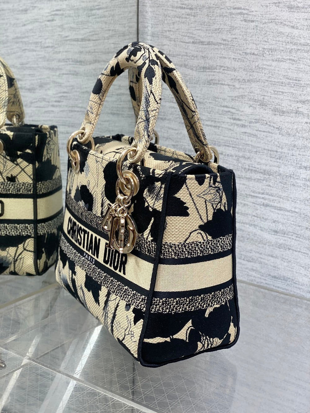 new-luxury-designer-bags-nm16054