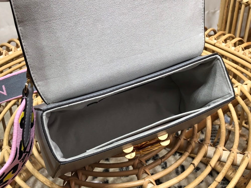 Anum Bags ln Luxury Bag --60345