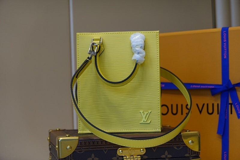 Anum Bags ln Luxury Bag --60140