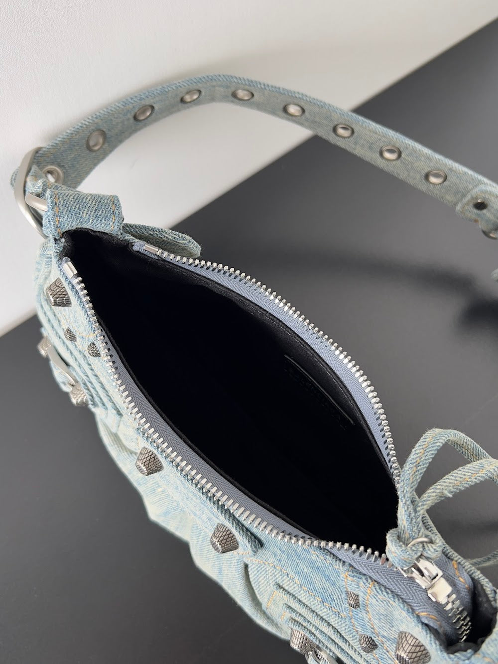 Ezyycart Bags Balenciaga Luxury Bag --111137