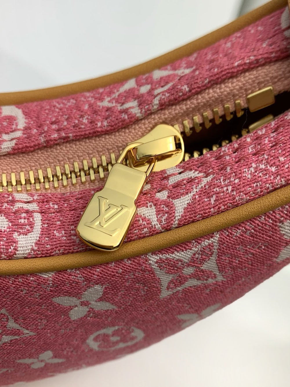 Anum Bags ln Luxury Bag --57107