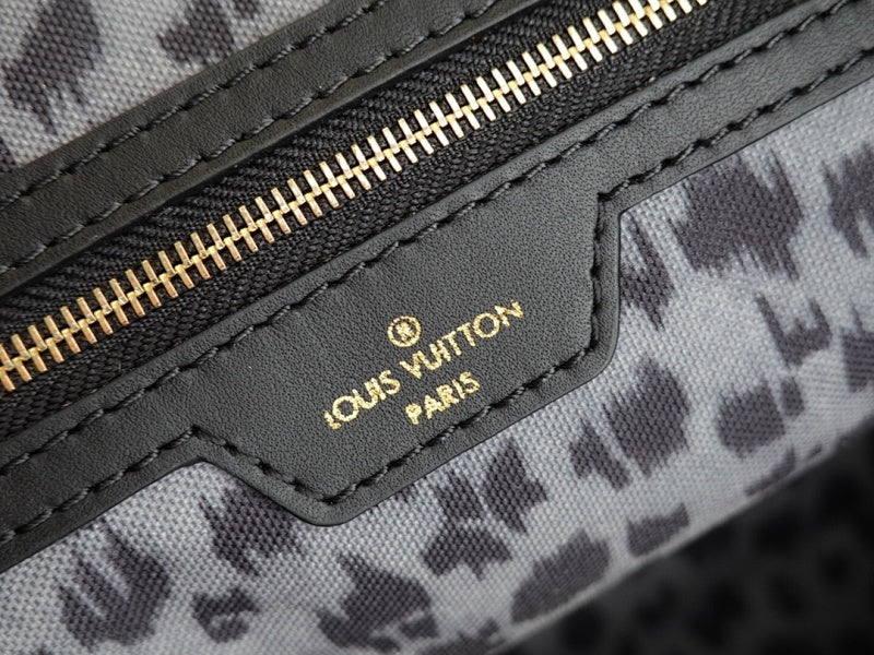 Anum Bags ln Luxury Bag --60370